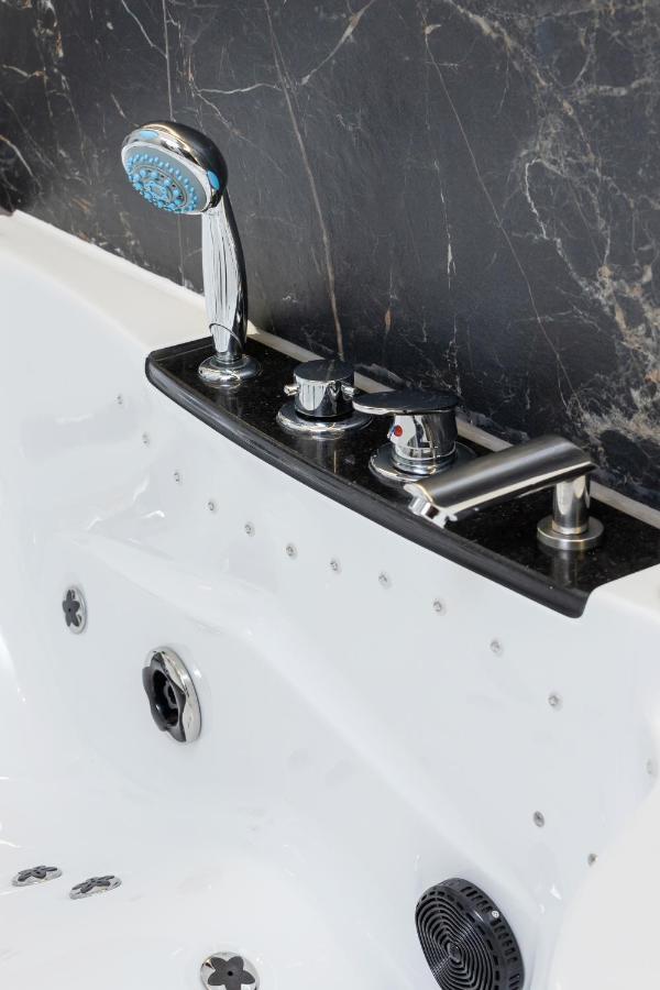 Kazimierz Studio With Jacuzzi By Renters Prestige Krasków Εξωτερικό φωτογραφία