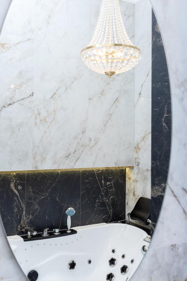 Kazimierz Studio With Jacuzzi By Renters Prestige Krasków Εξωτερικό φωτογραφία