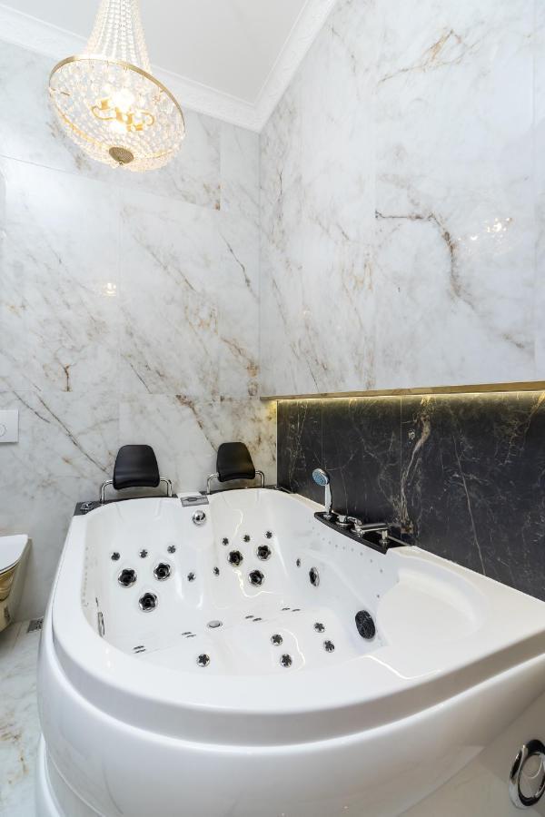 Kazimierz Studio With Jacuzzi By Renters Prestige Krasków Εξωτερικό φωτογραφία